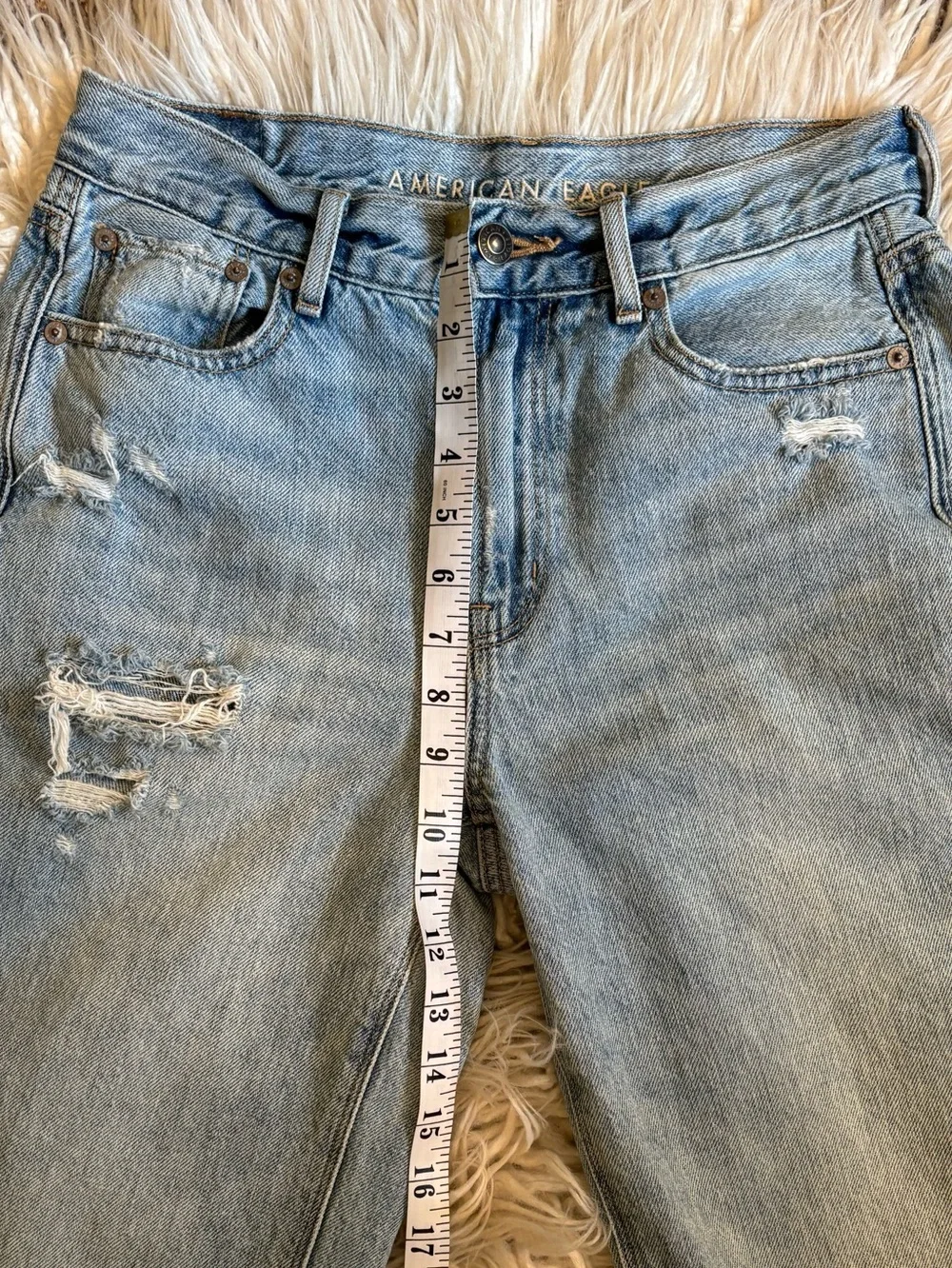 American Eagle Distressed Skater Jeans Size 4Short